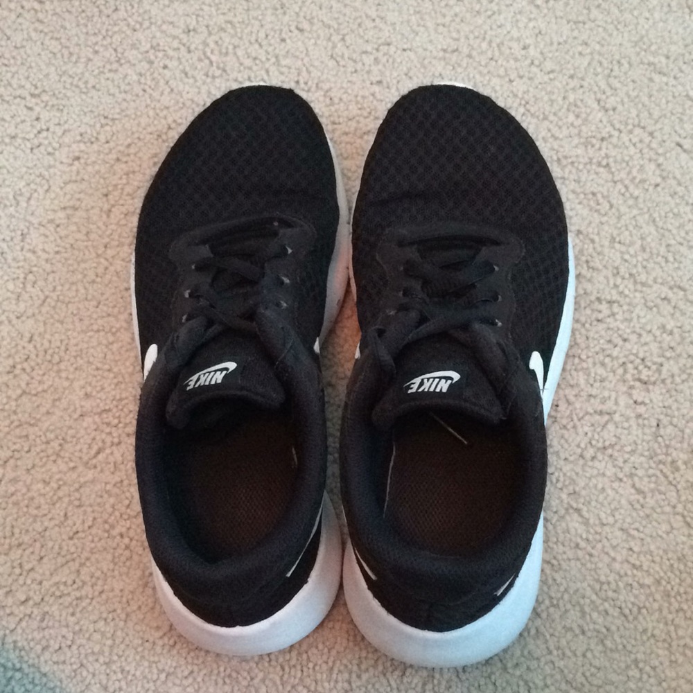 Nike Roshe Shoes size 5Y